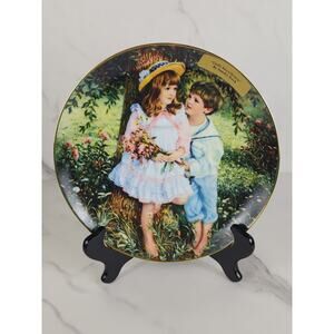 Little Sweethearts Sandra Kuck Fine China Year 1987 Wall Decor Plate 9" USA